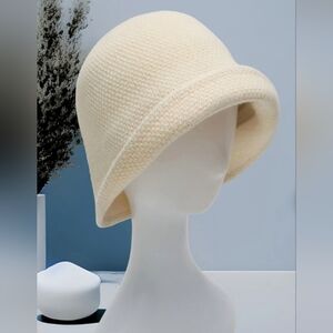 Handmade Cream Cotton 1920s-Style Women's Summer Cloche Sun Hat, Adjustable Size